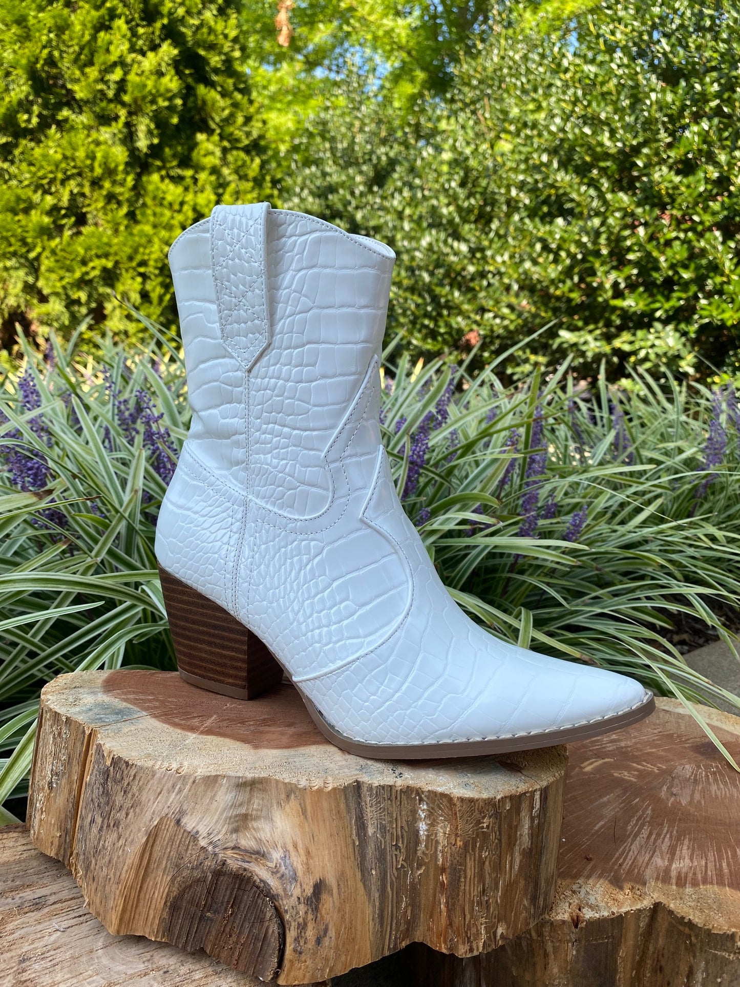 BAMBI BOOTIE -WHITE