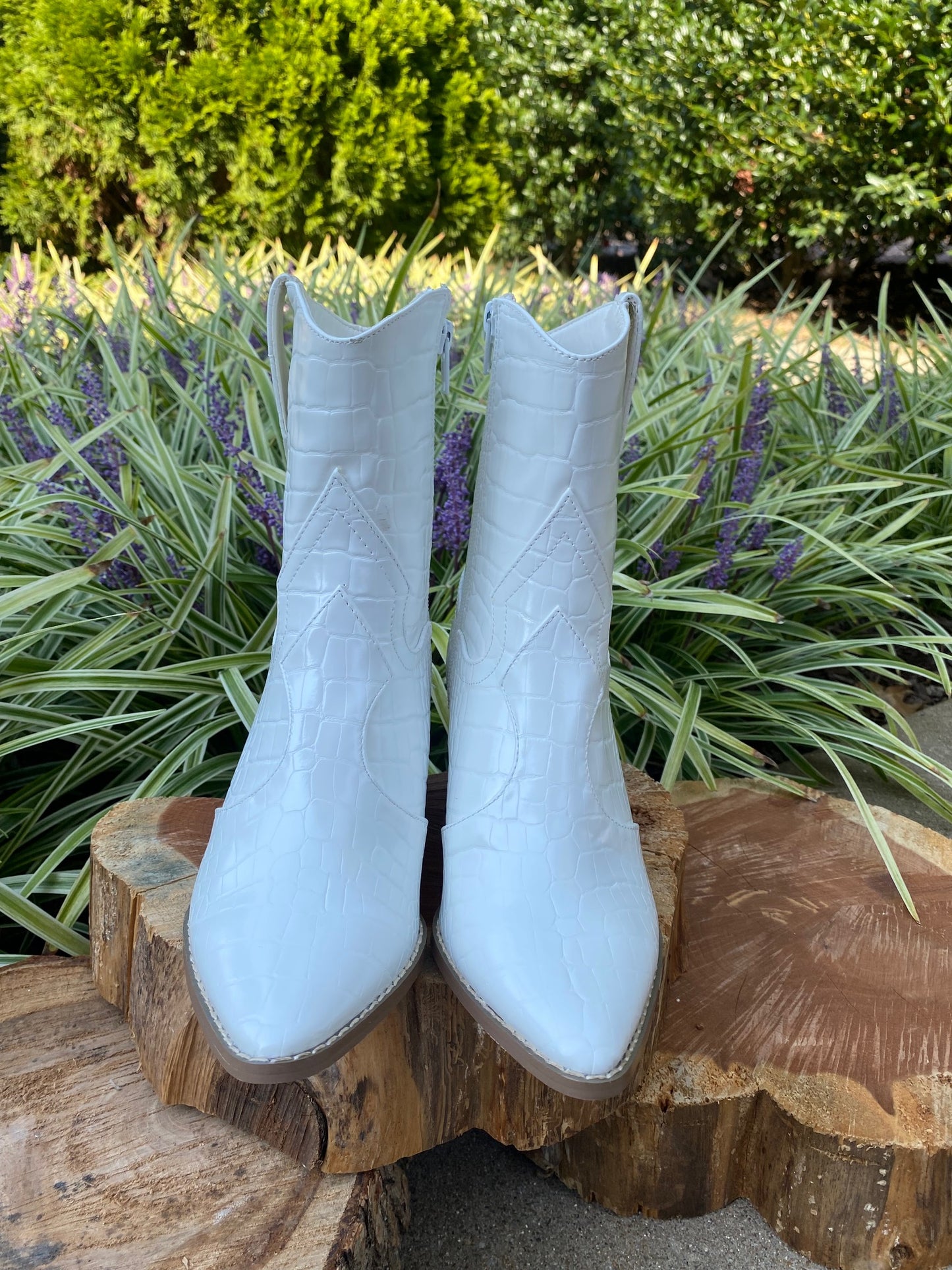 BAMBI BOOTIE -WHITE