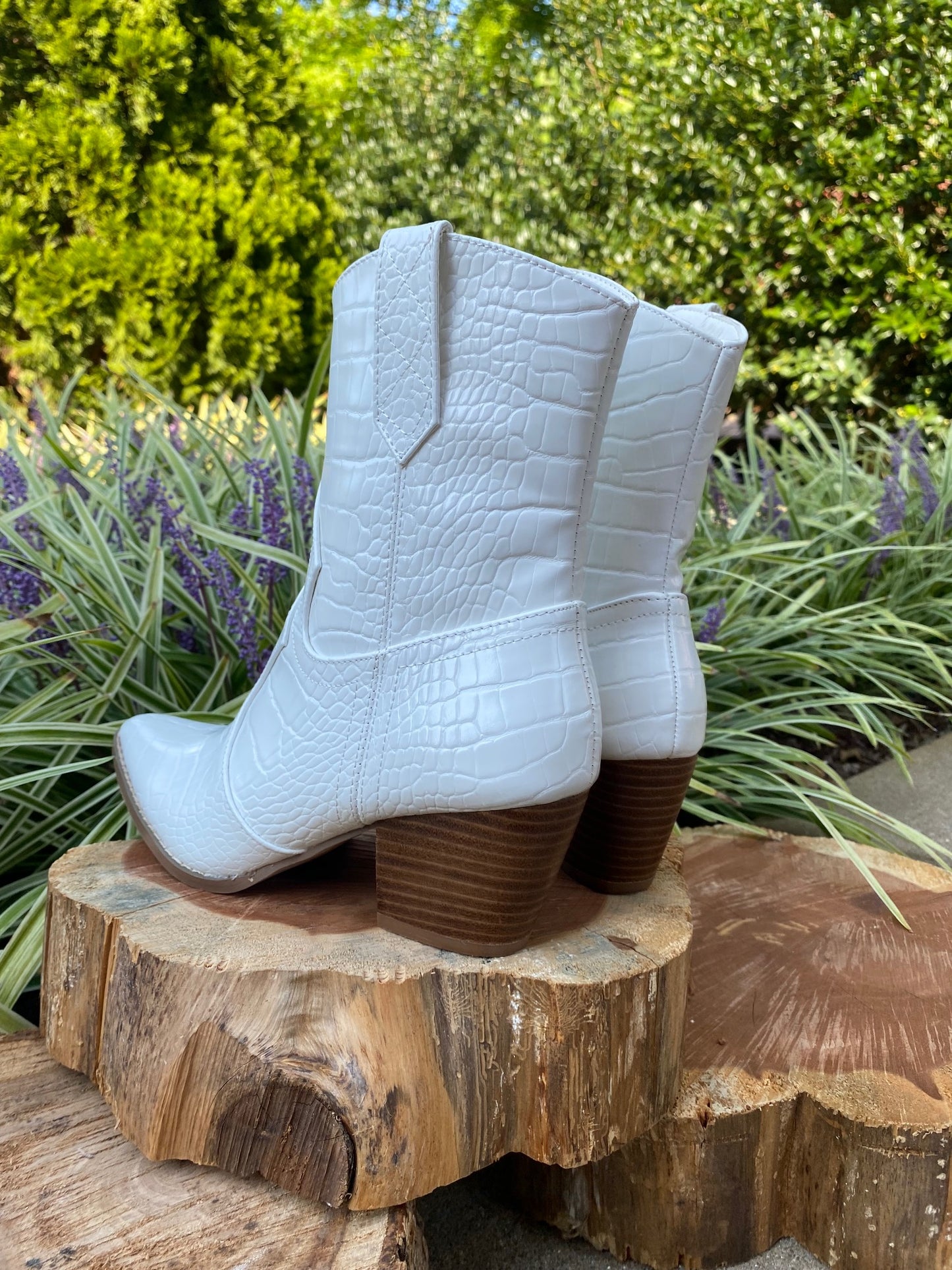 BAMBI BOOTIE -WHITE