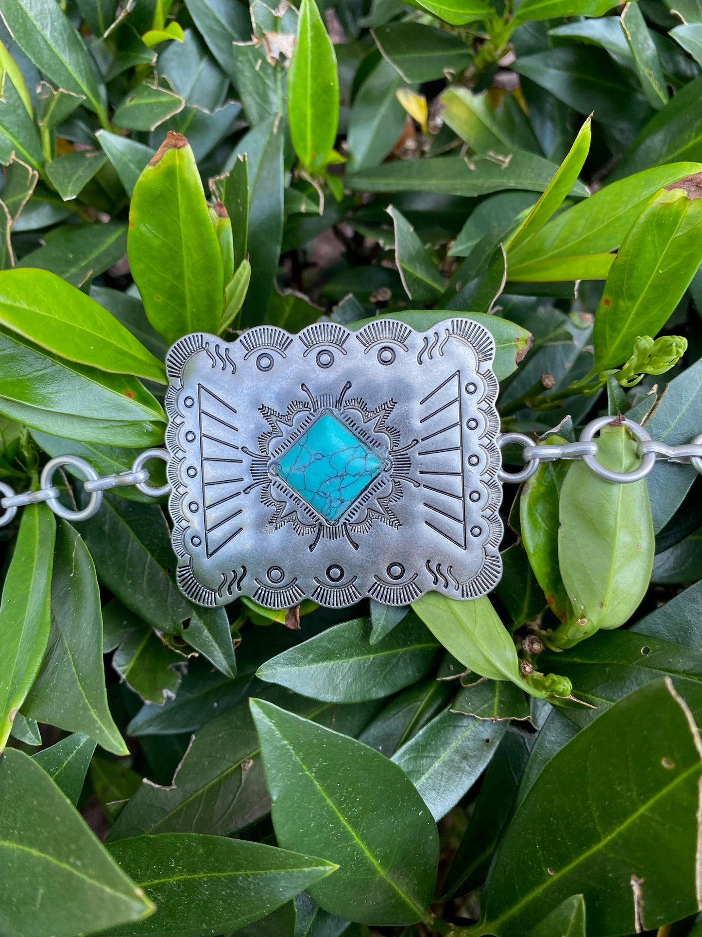 SQUARE CONCHO CHAIN BELT