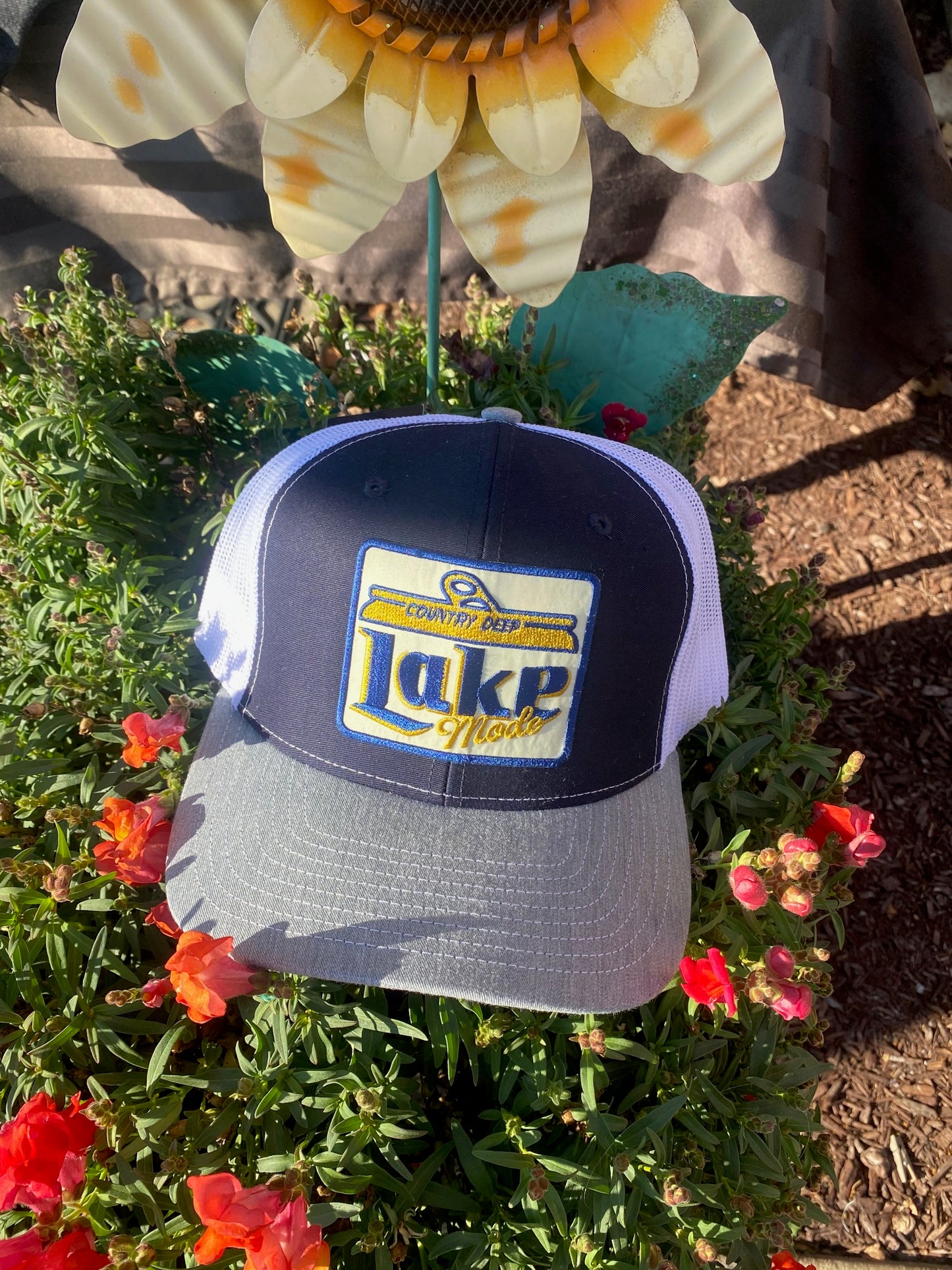 Lake Mode Tucker Hat
